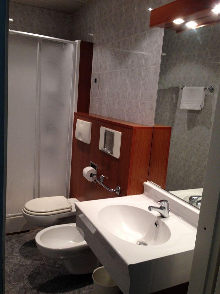 Residence Italia Dormelletto Extérieur photo